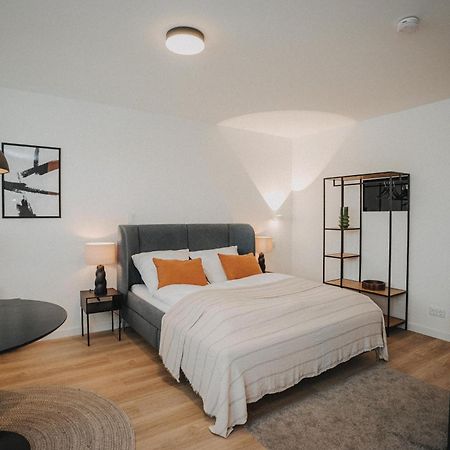 Downtown Apartment Mit Luxusbad Am Hafen Nur 5 Minuten Zu Fuss In Die Innenstadt Und Zum Bahnhof! Oldenburg Zewnętrze zdjęcie