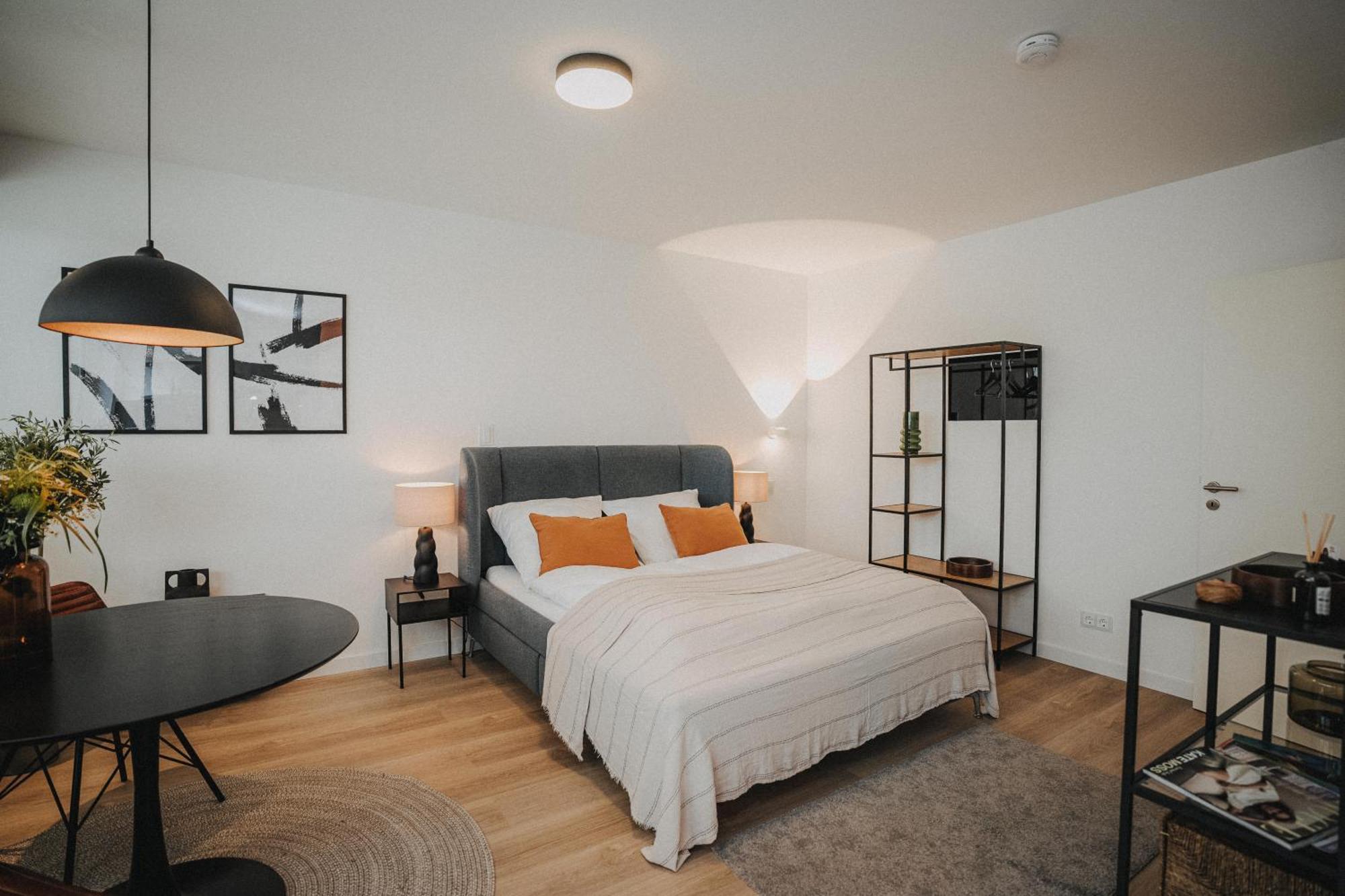 Downtown Apartment Mit Luxusbad Am Hafen Nur 5 Minuten Zu Fuss In Die Innenstadt Und Zum Bahnhof! Oldenburg Zewnętrze zdjęcie