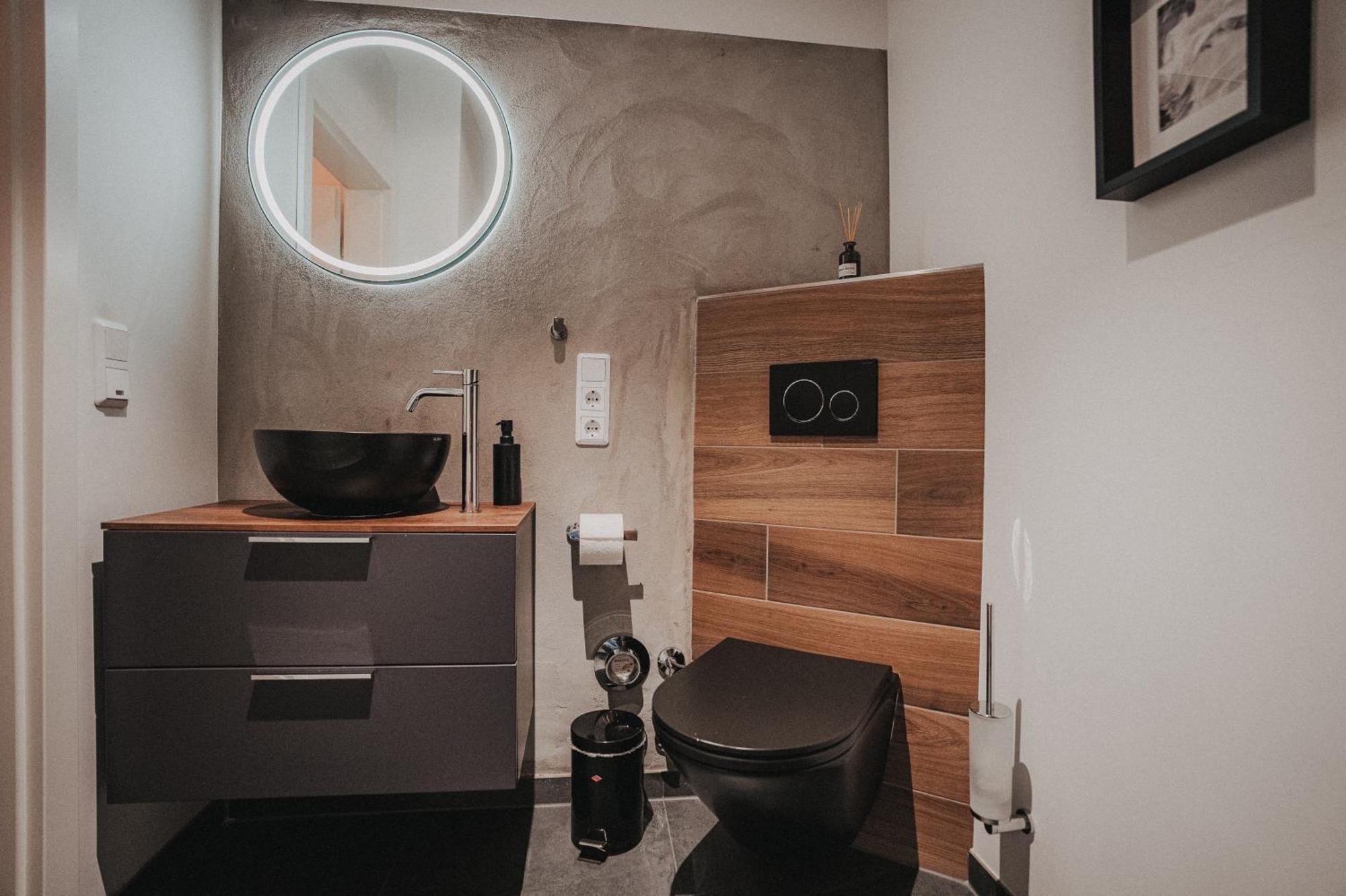 Downtown Apartment Mit Luxusbad Am Hafen Nur 5 Minuten Zu Fuss In Die Innenstadt Und Zum Bahnhof! Oldenburg Zewnętrze zdjęcie