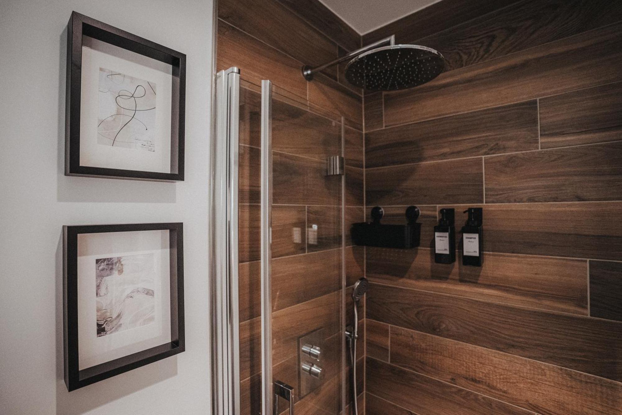 Downtown Apartment Mit Luxusbad Am Hafen Nur 5 Minuten Zu Fuss In Die Innenstadt Und Zum Bahnhof! Oldenburg Zewnętrze zdjęcie