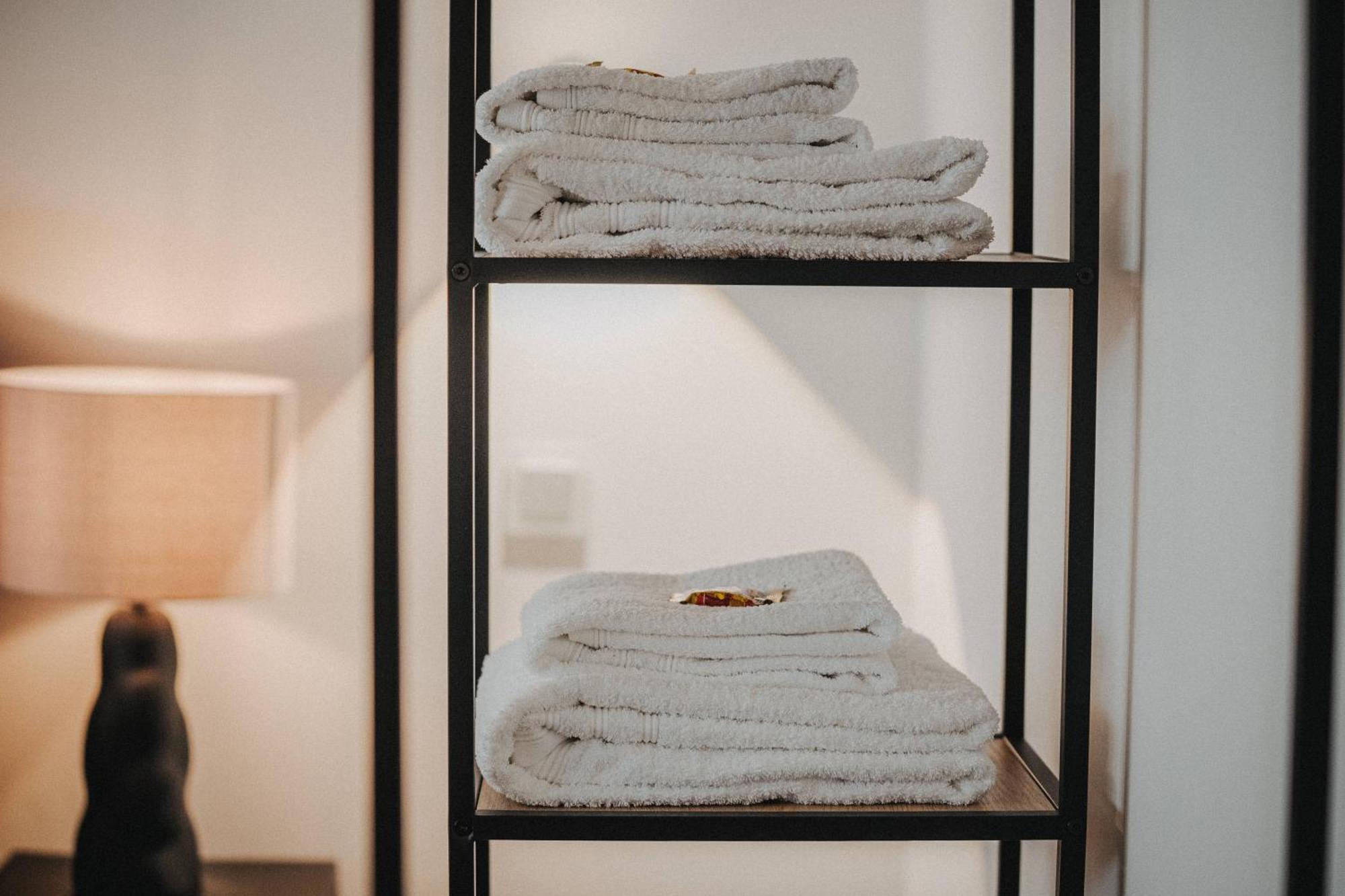 Downtown Apartment Mit Luxusbad Am Hafen Nur 5 Minuten Zu Fuss In Die Innenstadt Und Zum Bahnhof! Oldenburg Zewnętrze zdjęcie